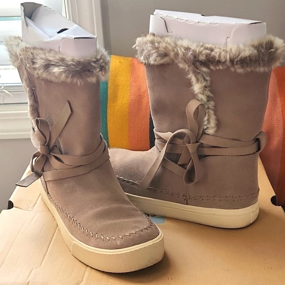 Toms Suede faux fur boots